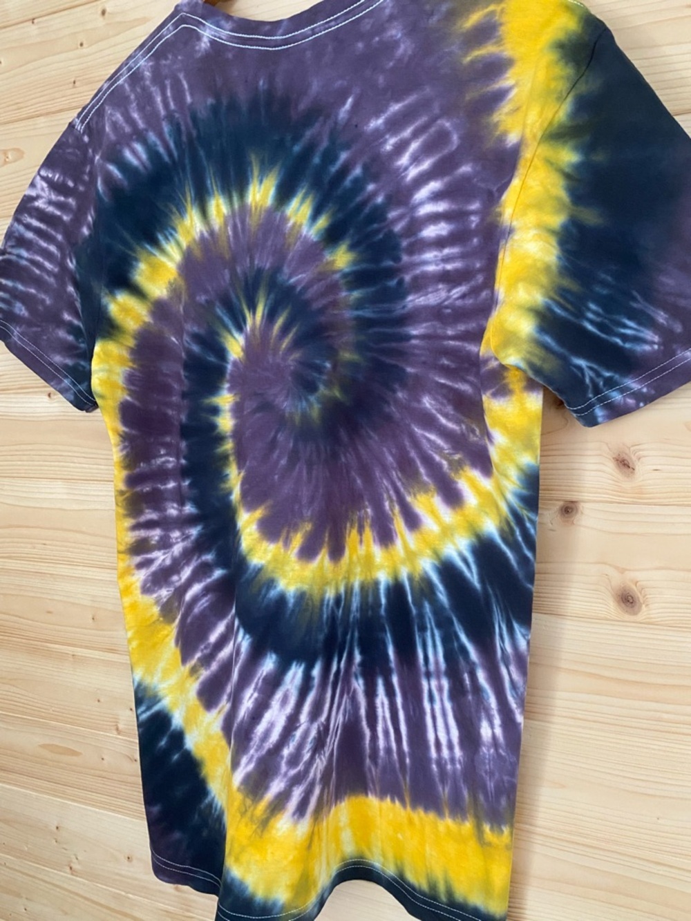 GILDAN SoftStyle Tie Dye Tee Size Medium Boho Festival Casual Unisex T-Shirt - Picture 8 of 11